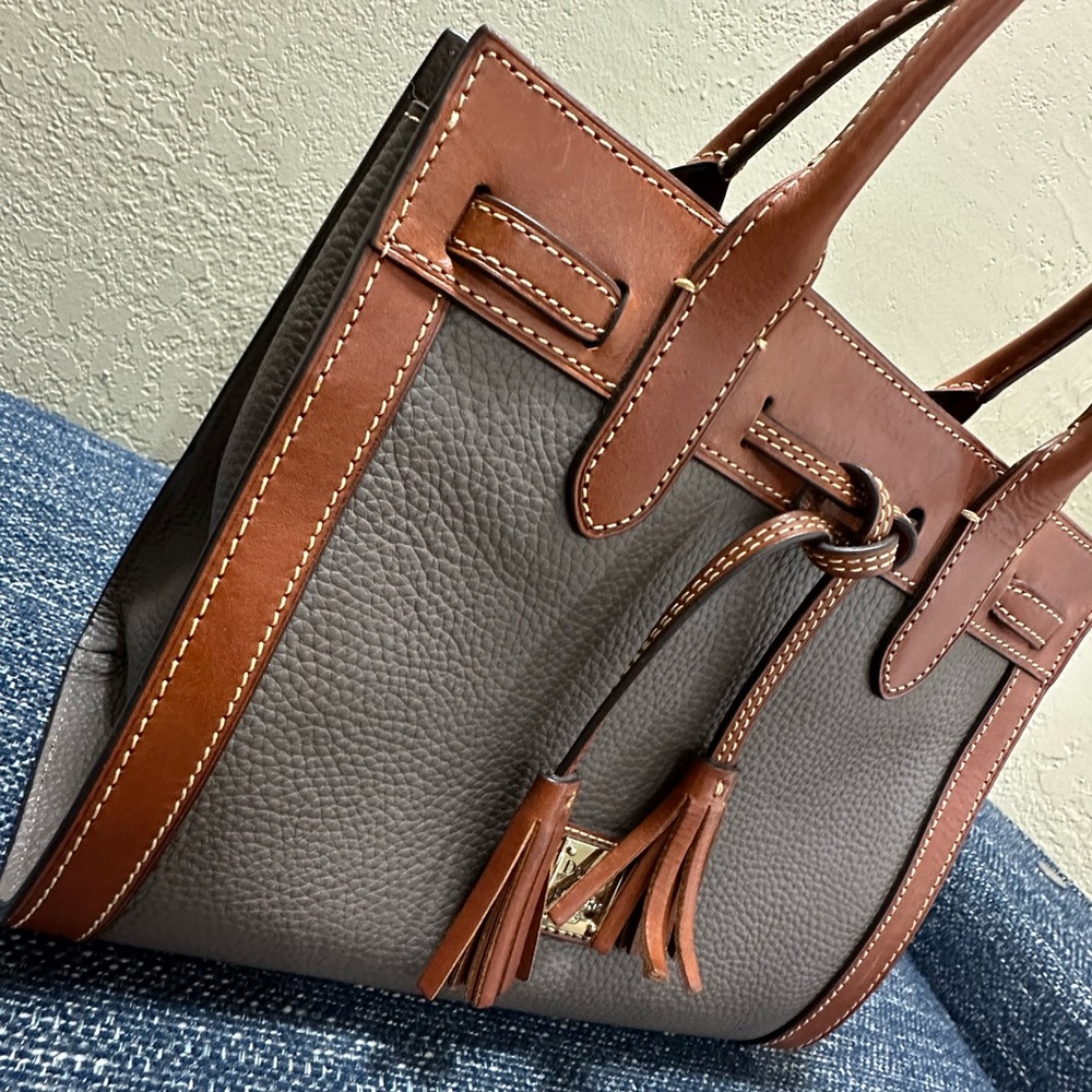 Dooney & Bourke handbag - Picture 12 of 14